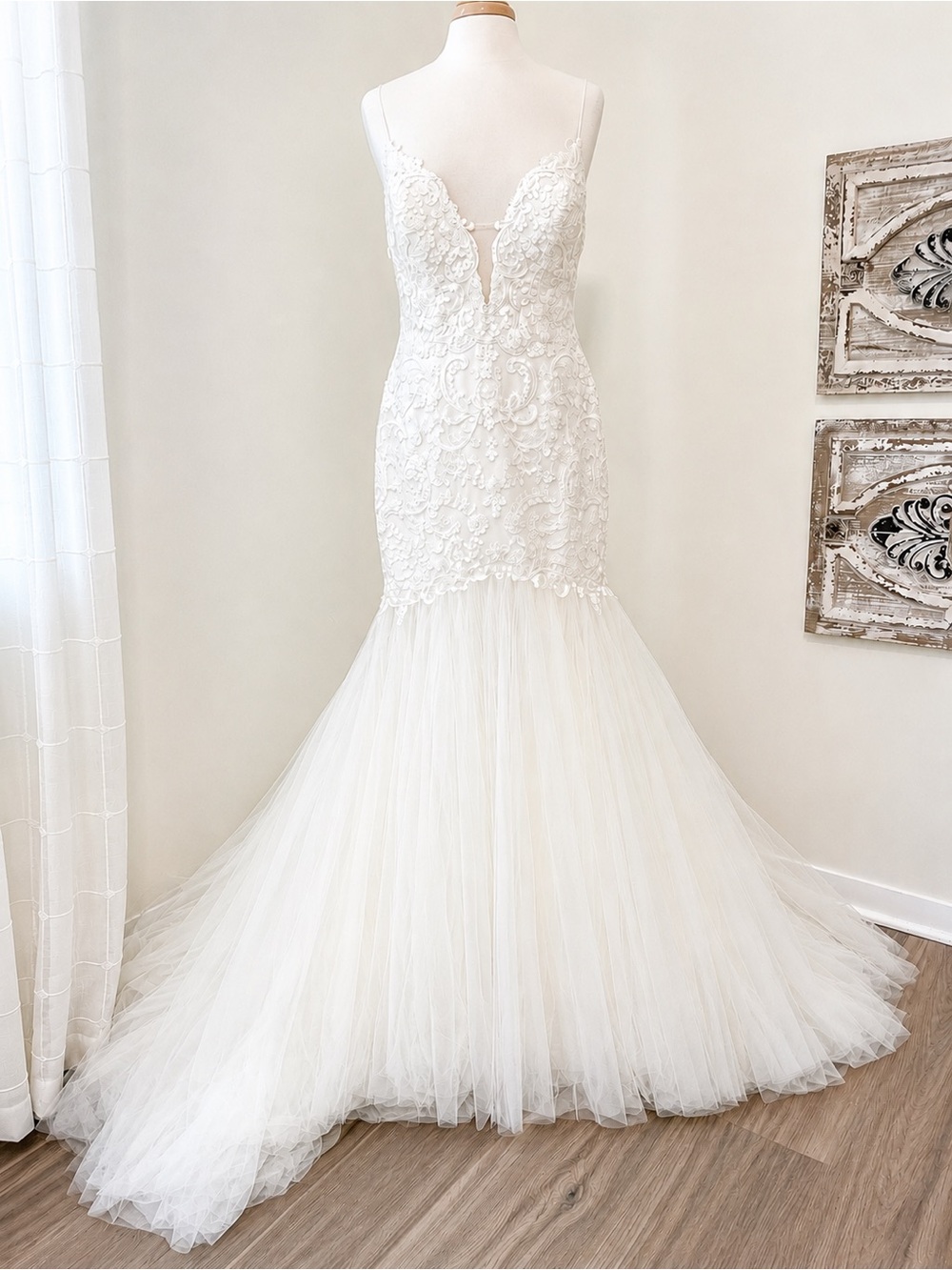 WTOO by Watters Wedding Gown – Brand New With Tags size 12